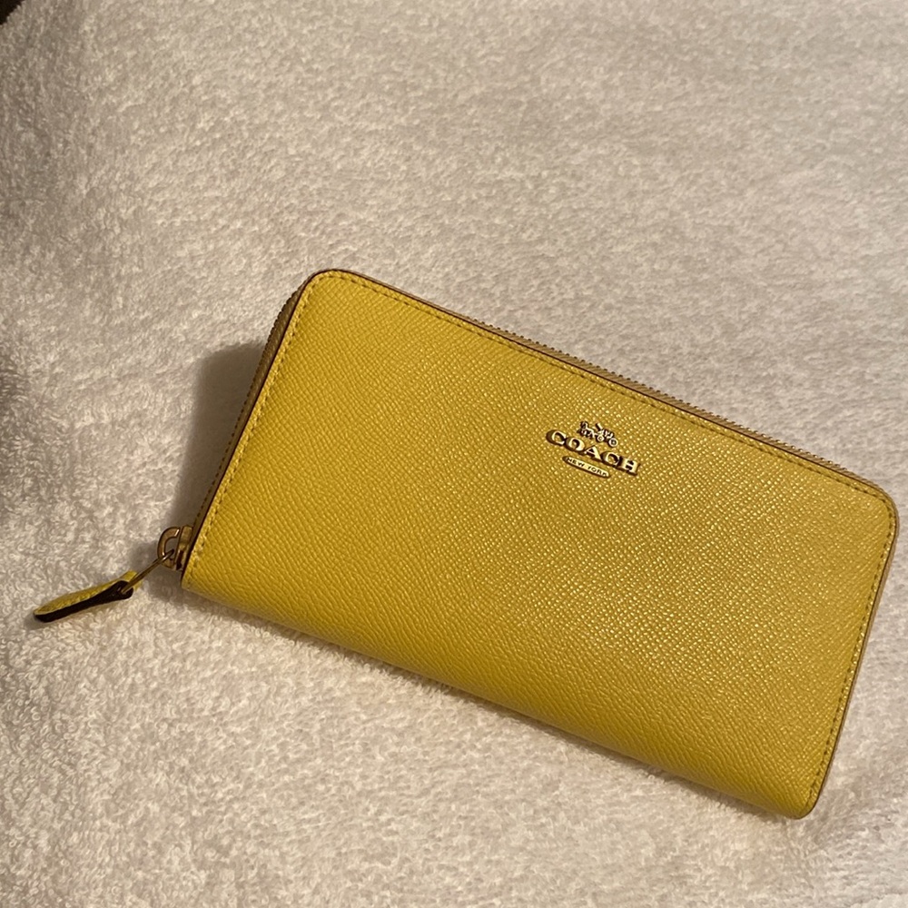 Coach Yellow Wallet - Picture 2 of 6